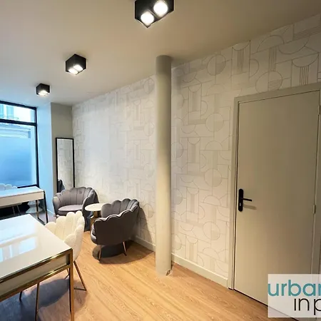 Urban Flat 117 - Parisian In The Center *