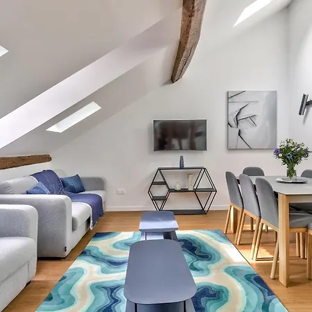 Urban Flat 117 - Parisian In The Center Apartment